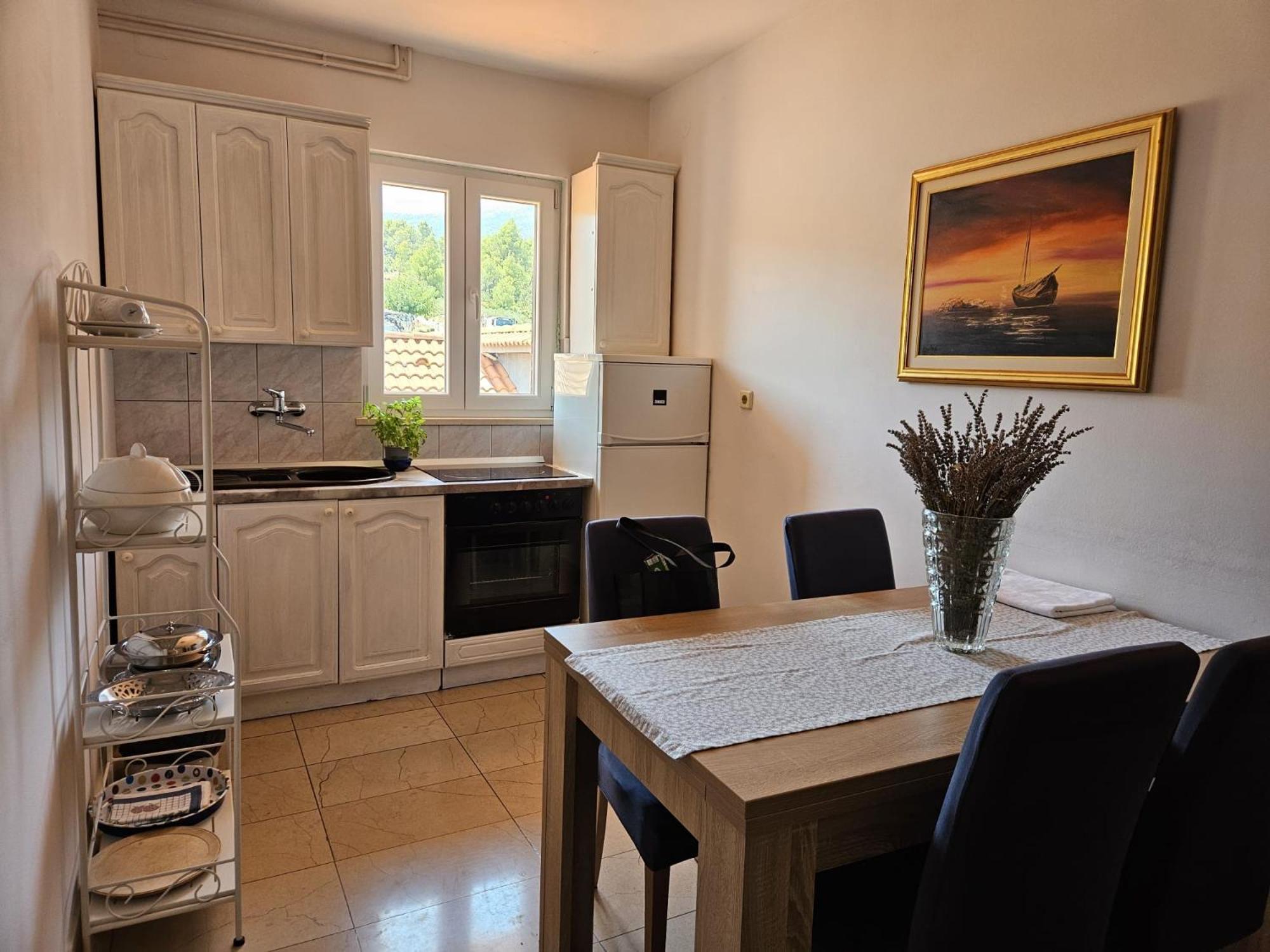 Apartment With Swimming Pool Jelsa  Exterior foto
